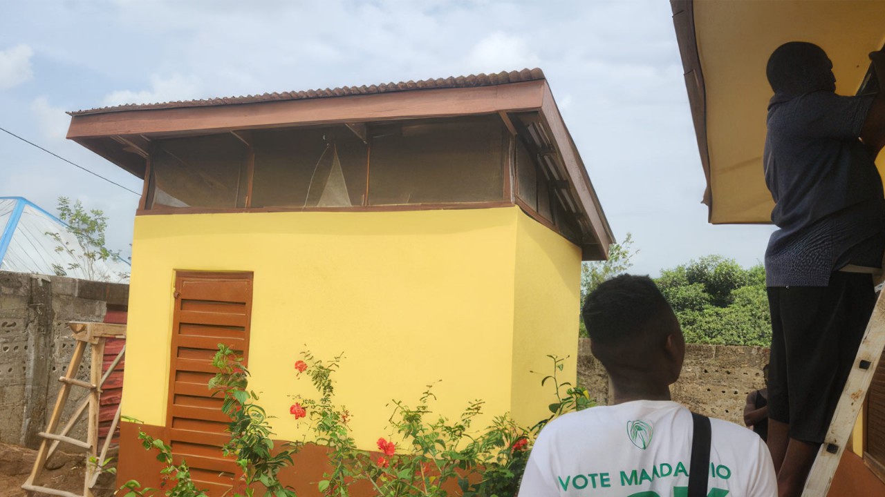 Ahmed is finishing up the painting and plastering and it all turned out very well!